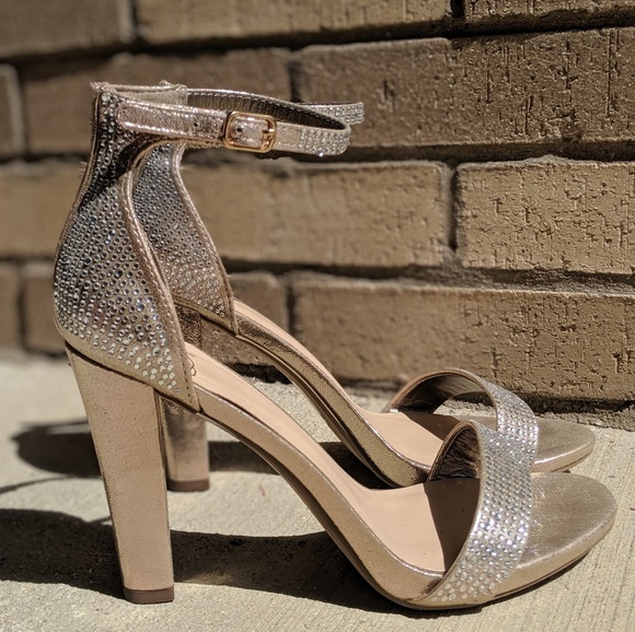 Heels - Picture 3 of 3